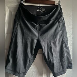 Zyia Light n tight 8” shorts with pockets